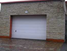 Секционные гаражные ворота серии EPU40 Hormann